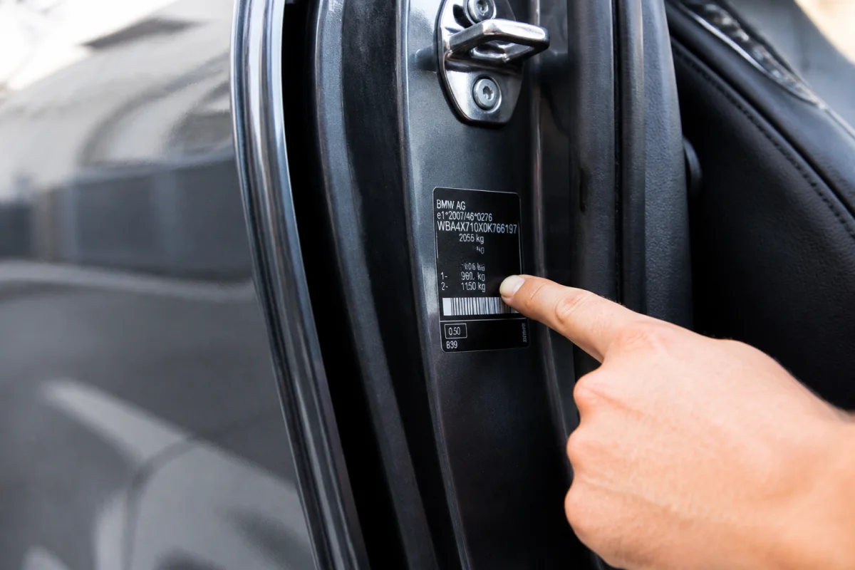 Comment trouver la référence peinture de sa voiture